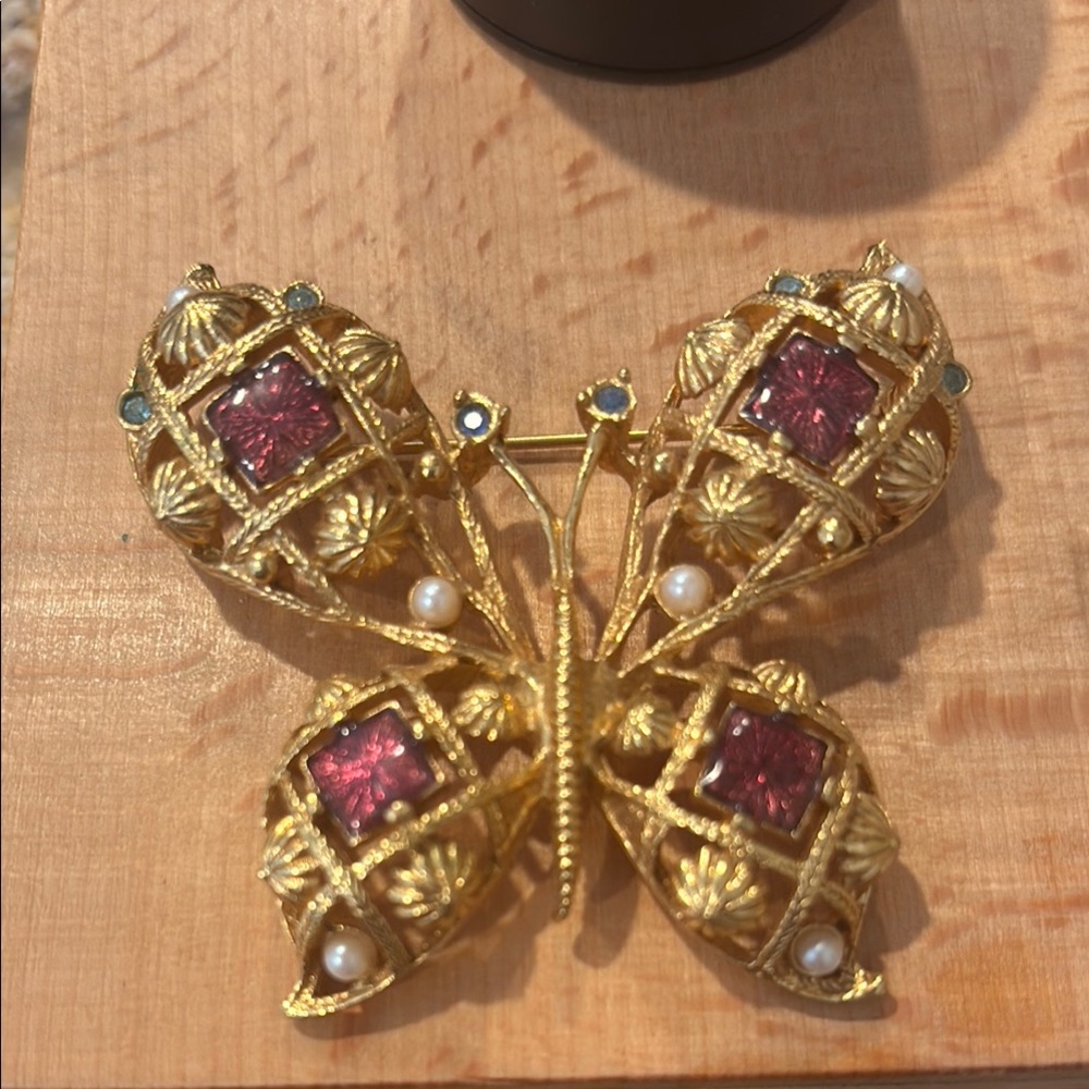 Avon butterfly brooch